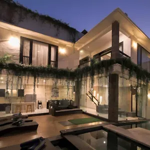 seminyak-sky-villa-3-8-bedroom-brilliant-location-from.ubudhotelsnow.com/